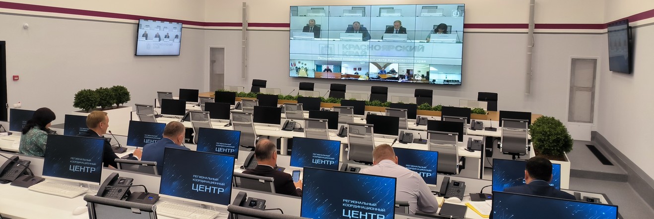 Аграрии Красноярского края помогают друг другу убирать урожай